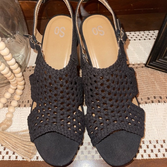 Woman’s wedges size 11 - Picture 3 of 3